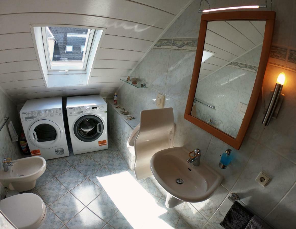 Purer Luxus In Zwickau Planitz - Exklusive Ferienwohnung Fuer Bis Zu 10 Personen! Exterior photo